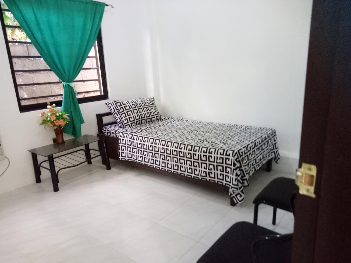 Jmp Hostel Корон Экстерьер фото